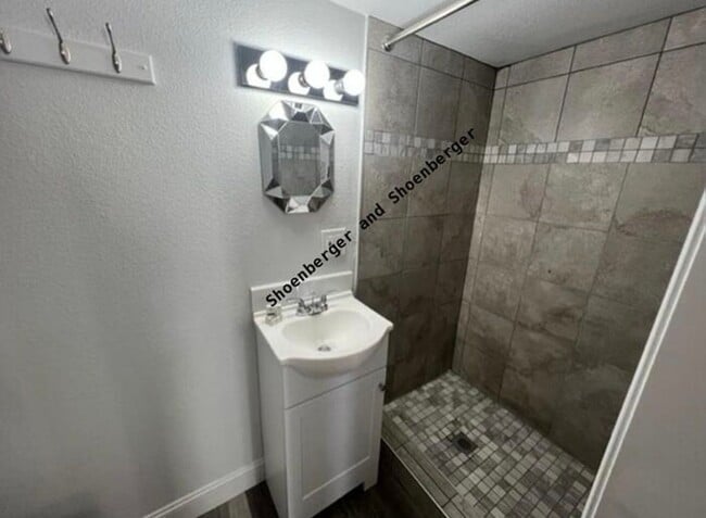 1355 Prater Wy