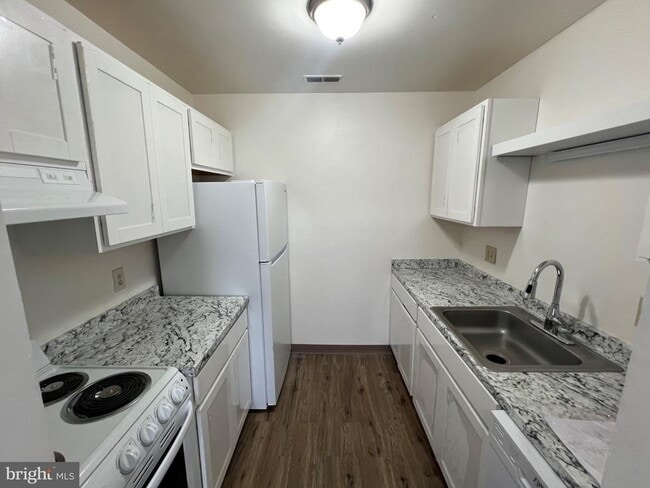 Photo - 610 Noahs Rd Unit 402