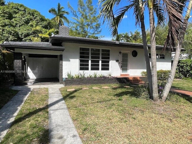 Photo - 811 NE 70th St