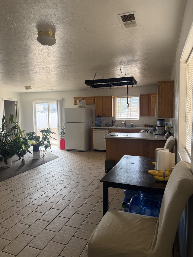 Photo - 705 W 1225 N