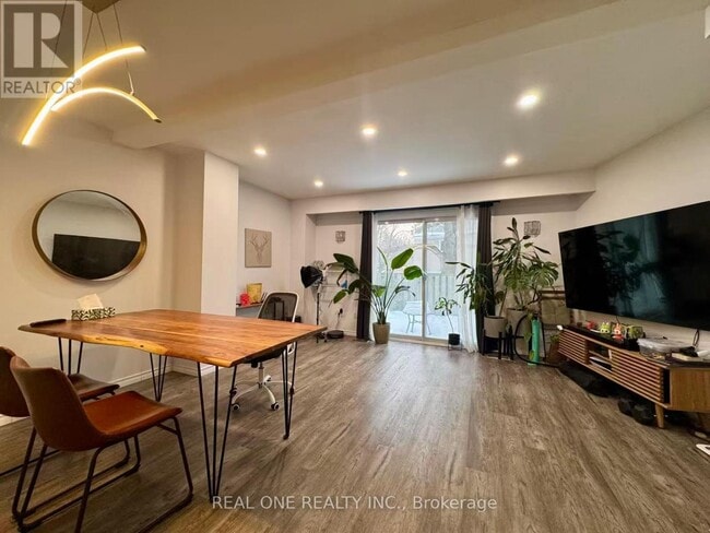 Photo - 400 Mississauga Vly Blvd
