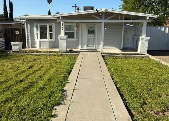 Building Photo - 4733 Yosemite Blvd Rental