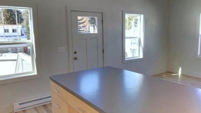 Photo - 1112 King Rd