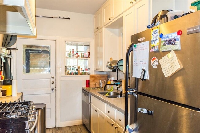 Photo - 1918 Robbins Pl