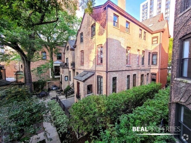 Building Photo - 2 bedroom in CHICAGO IL 60610 Unit A2 Rental