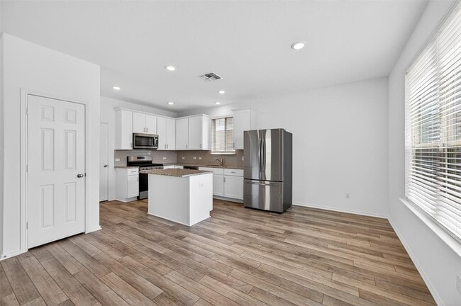 Photo - 340 Black Alder St