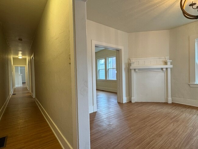 Photo - 23 Howard St