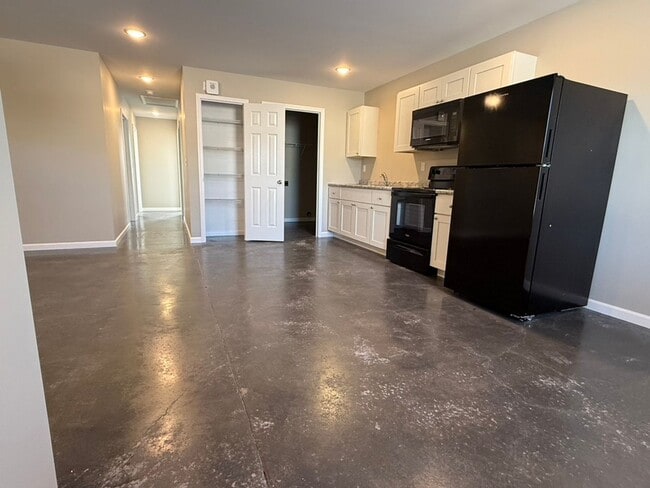 Photo - 2 Bedroom 1.5 Bathroom Duplex in Fruitland, MO