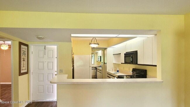 Photo - 1211 Country Club Dr