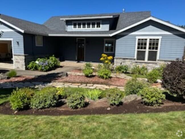 Building Photo - Amazing Thurston Area Home With 3 Bedrooms...
