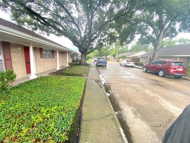 Photo - 10122 Shadow Wood Dr Unit 12