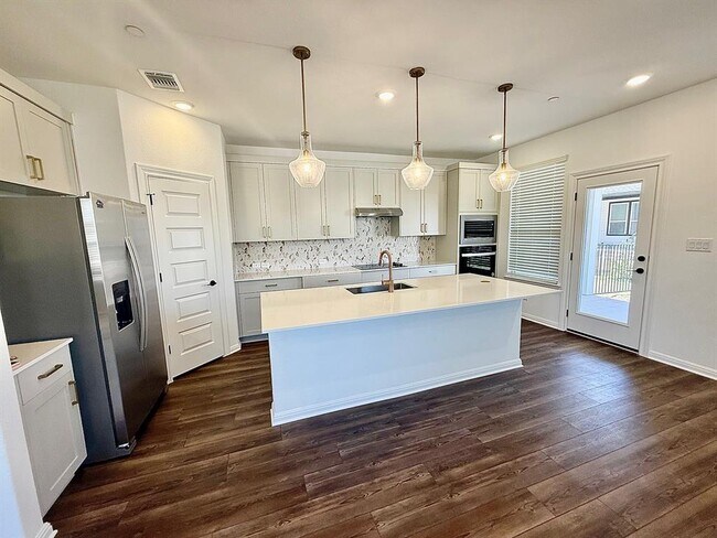 Building Photo - 2725 Woodall Dr
