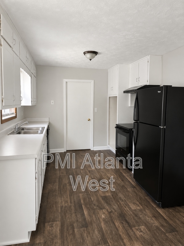 Photo - 2250 Sandgate Cir SW