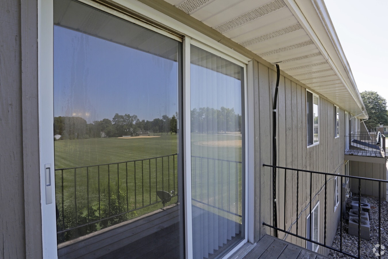 Pine Hill - Pine Hill Apartments