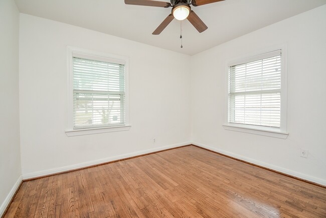 Photo - 6422 Sherwood Dr