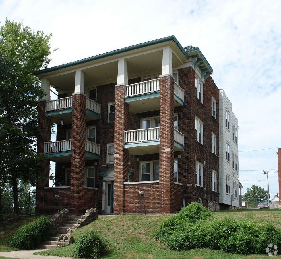 Photo - 4012-4014 Warwick Blvd Apartments
