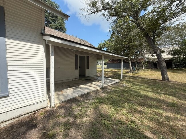 Photo - 715 Anderson St