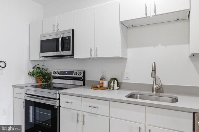 Building Photo - 915 N Broad St Unit 309