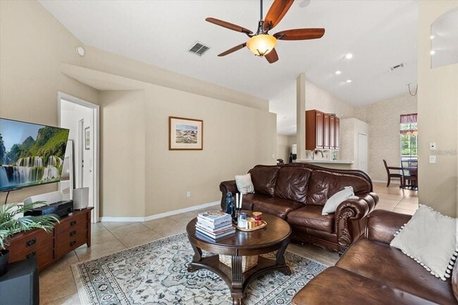 Photo - 805 Lewis Pl