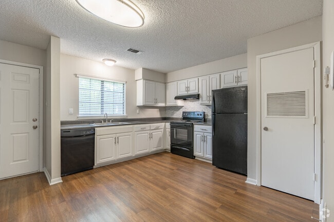 Beale 2BR, 1.5BA - 1,195SF