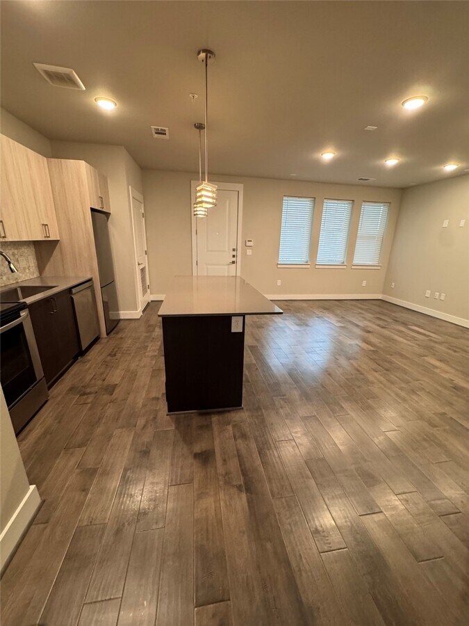 Photo - 4819 Caroline St Condo Unit 103