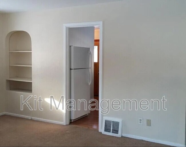 Photo - 34 W Poinsetta Ave