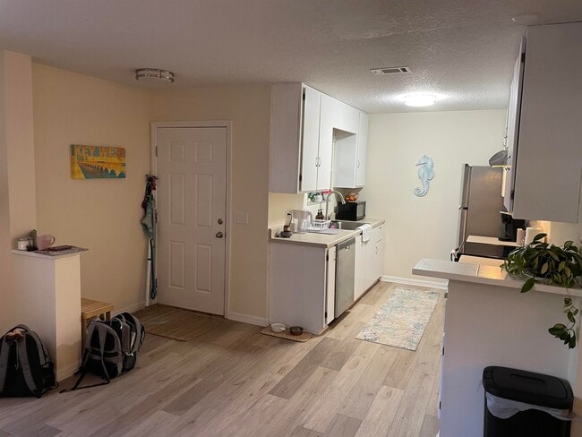 Photo - 203 E St Unit D