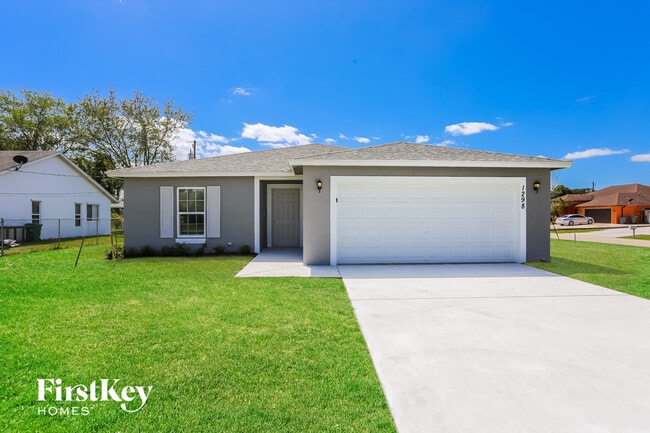 Building Photo - 1298 SW Crost Ave