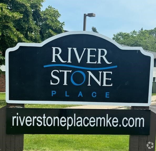 Site Sign - River Stone Place Rental