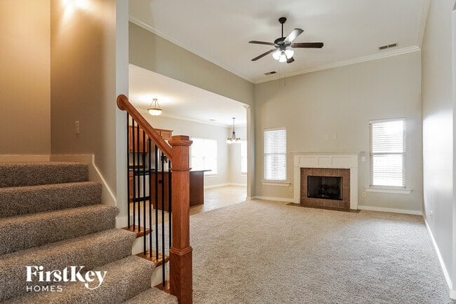 Photo - 604 Round Rd