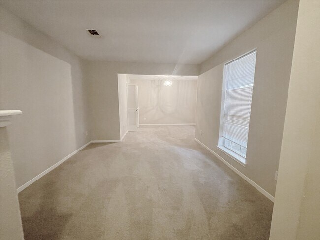 Photo - 13 N Deerfoot Cir