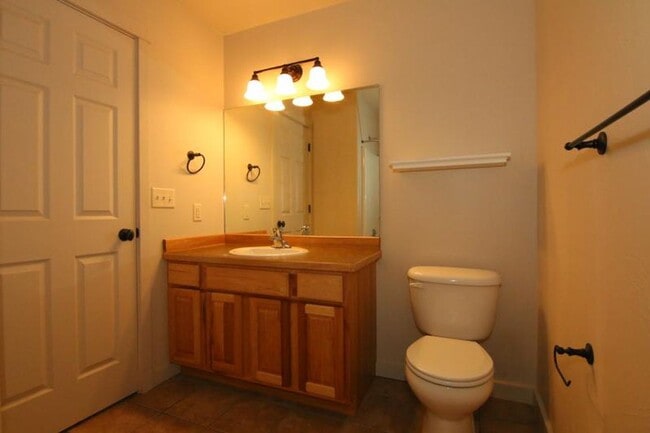 Photo - 935 Forest Glen Dr Unit D