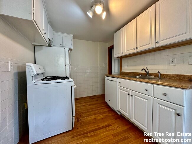 37 Cottage St Unit 1