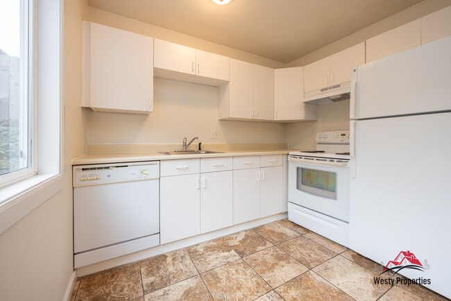 Photo - 212 N Dekum St Unit #2
