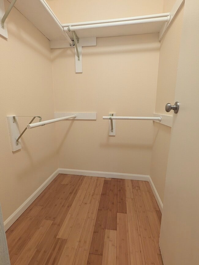 Photo - 4316 W Lake Sammamish Pky SE Unit h302