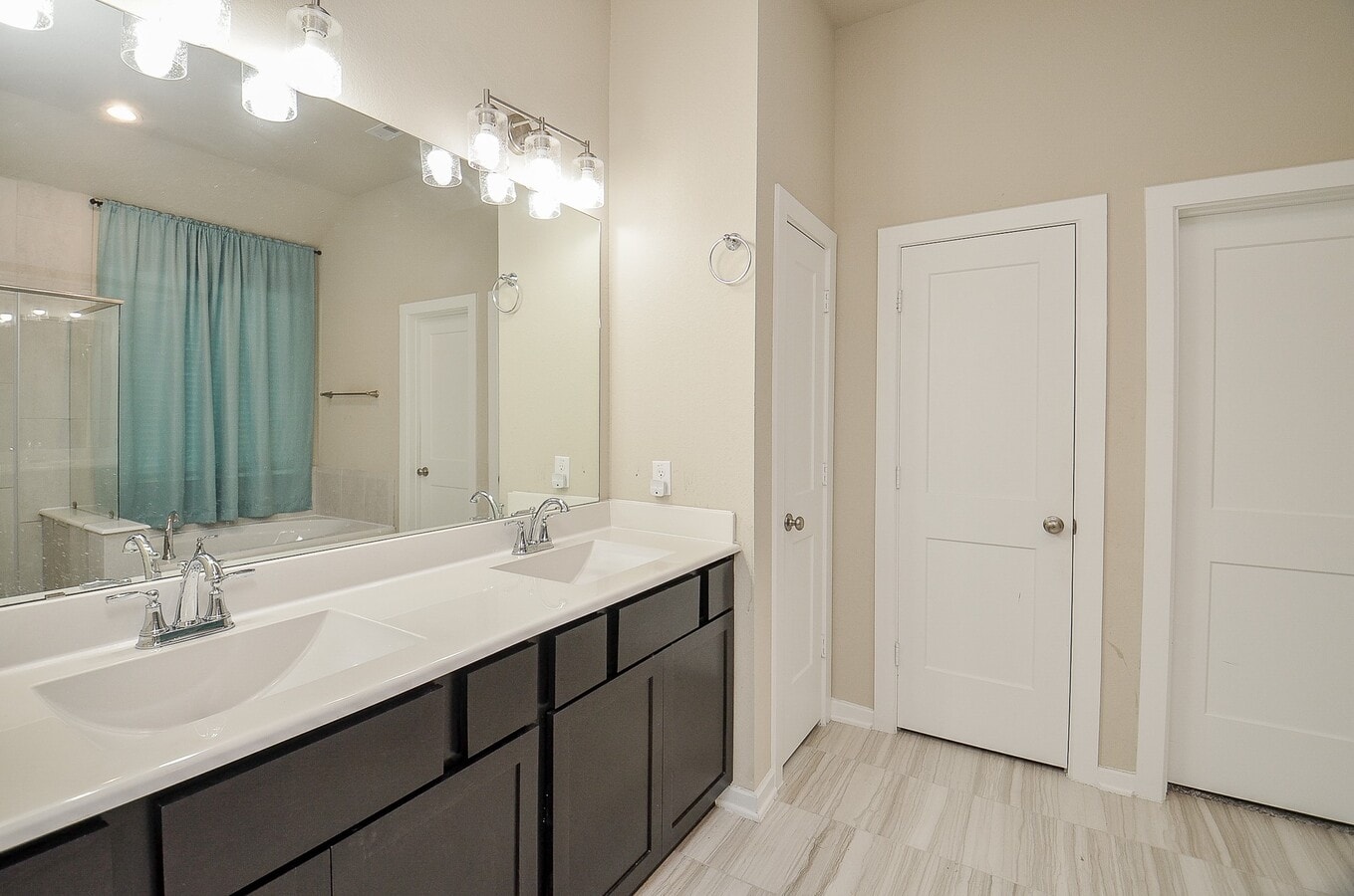 Photo - 6807 Vista Ledge Dr