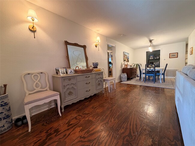 Photo - 5522 Avenue O 1/2