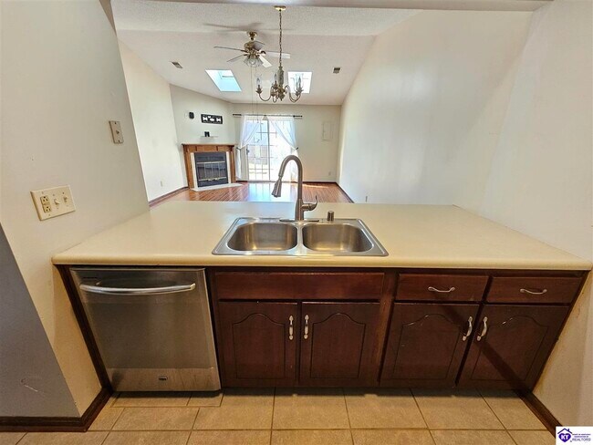 Photo - 508 Independence Ct