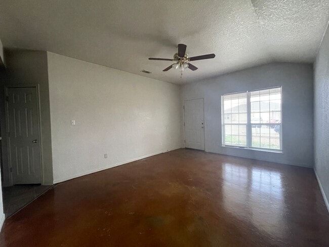 Photo - 2701 Vernice Loop Unidad A