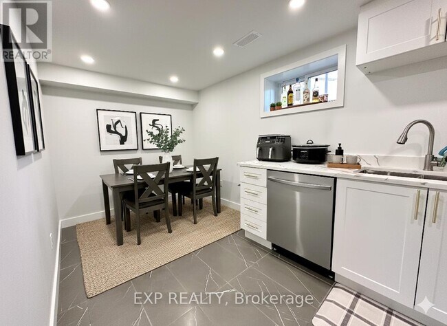 Photo - 44 Sherry Ln