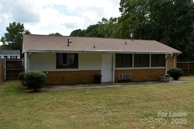 Photo - 318 Fulton St