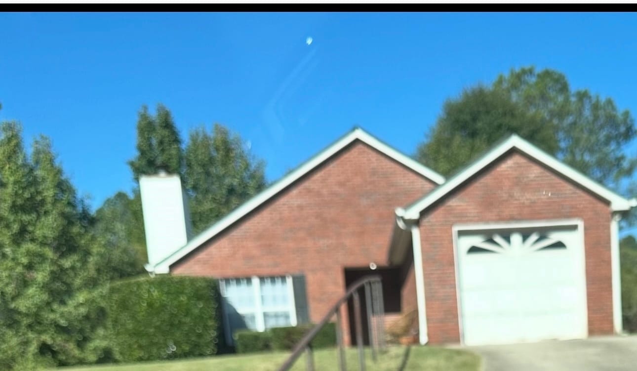 Photo - 1701 Riverchase Cir NE