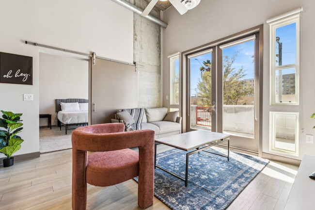 Building Photo - 400 N 2nd Ave Rental