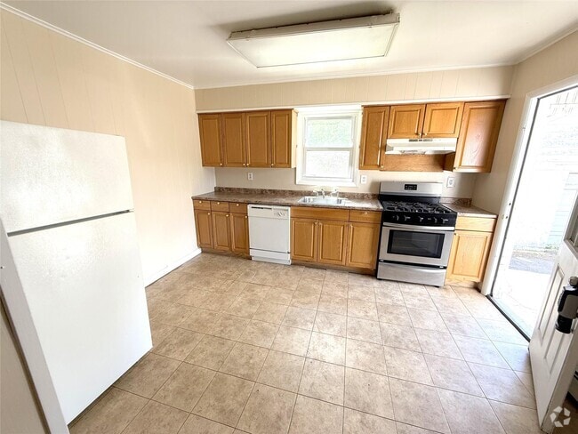 Building Photo - 135 Ramapo Rd Rental