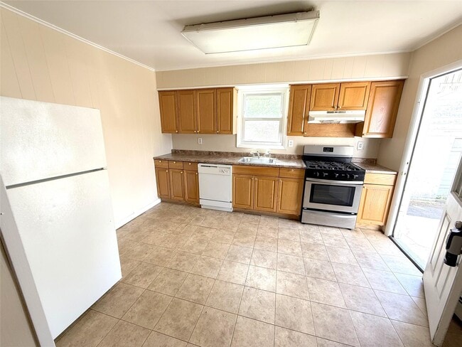 Building Photo - 135 Ramapo Rd Rental