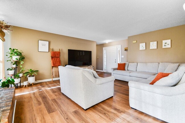 Photo - Conveniently Located Three Bedroom!