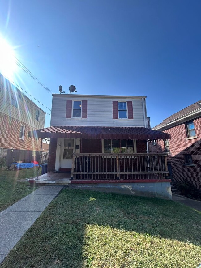 Building Photo - 3 Bedroom Single Family Home (Perry Hilltop)
