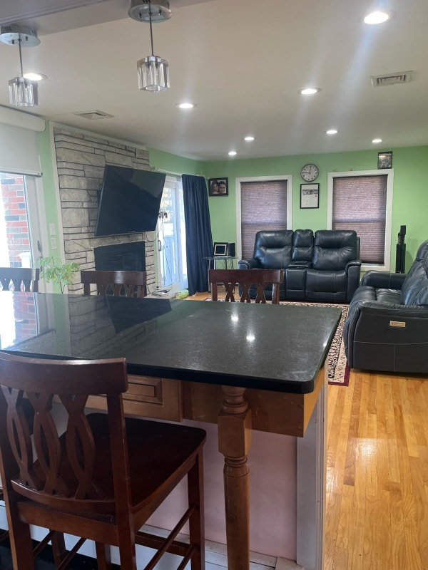 Photo - 653 Grove Ave