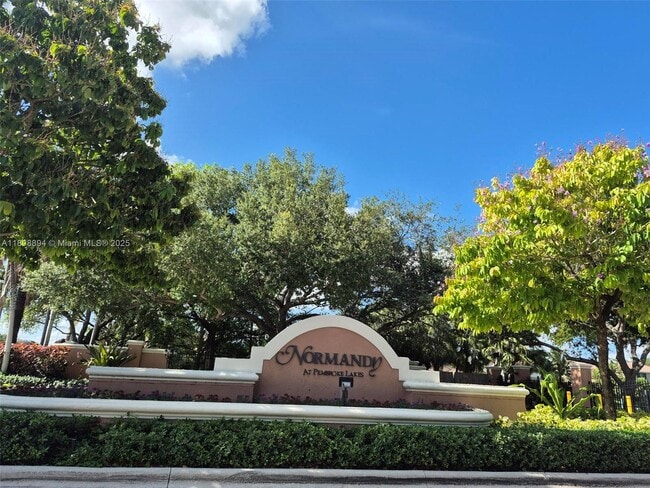 Building Photo - 1870 NW 100th Way Rental