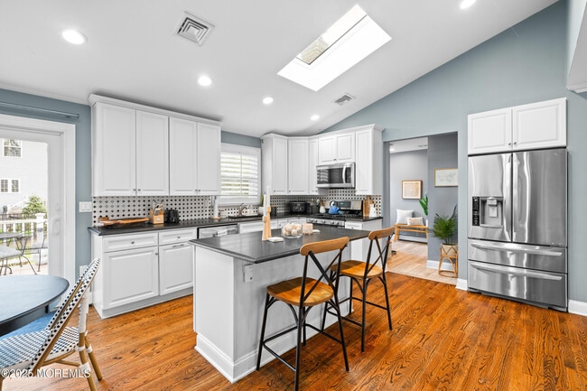 Photo - 1641 Holbrook St